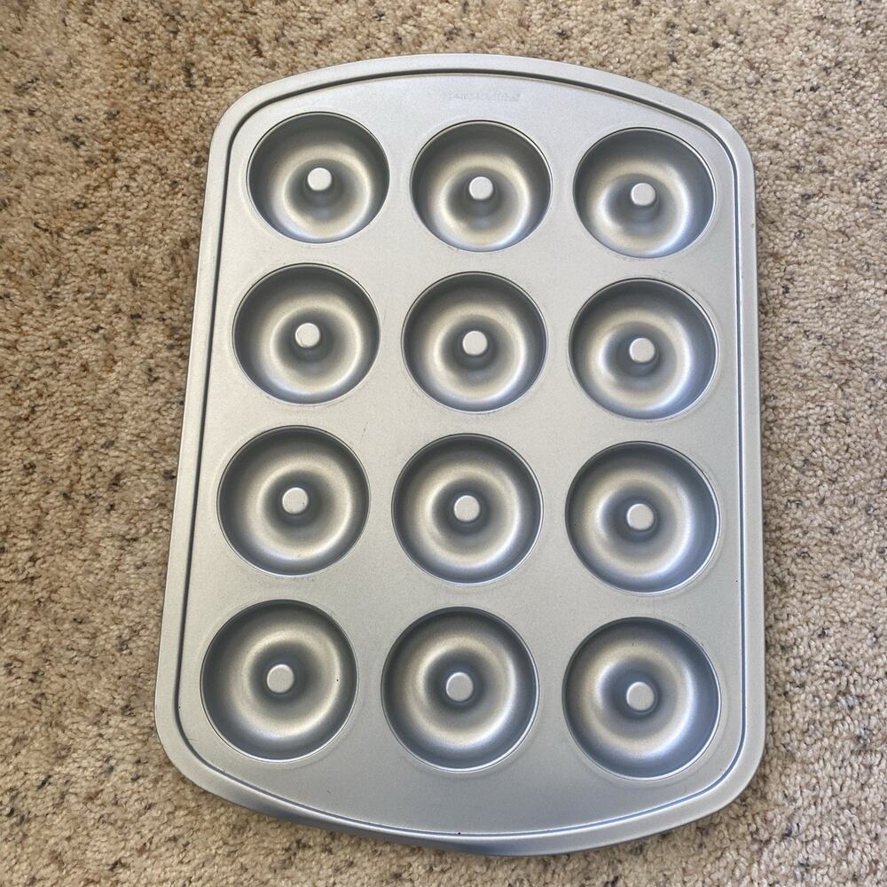 Pampered Chef 16x11 Turquoise 12 Donut Baking Pan 3” Donuts Non Stick